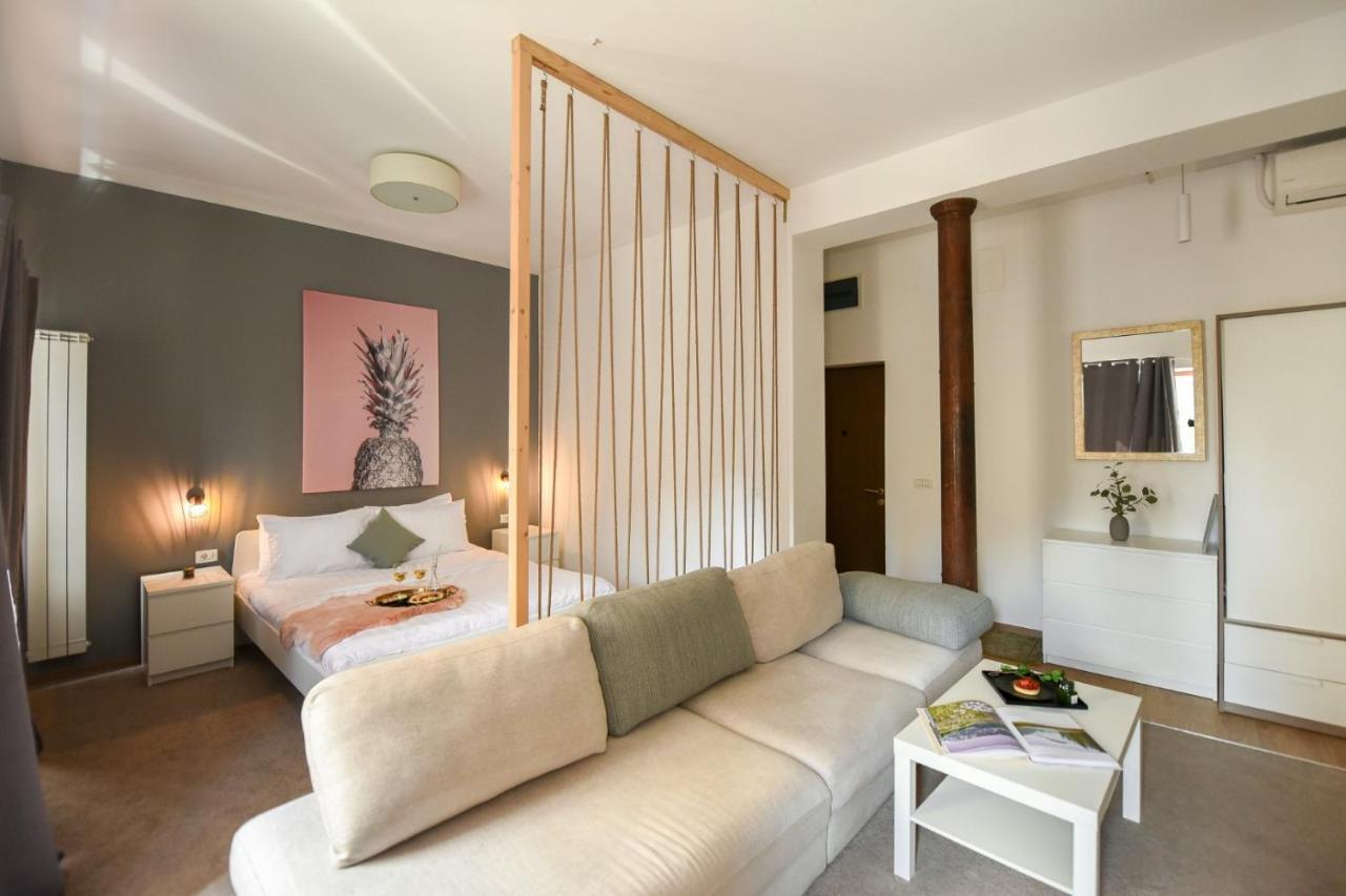 Best Location Old Town - New Studio Bukarest Eksteriør billede