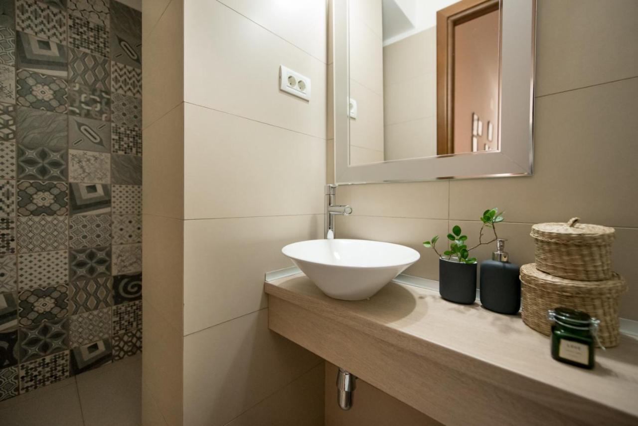 Best Location Old Town - New Studio Bukarest Eksteriør billede