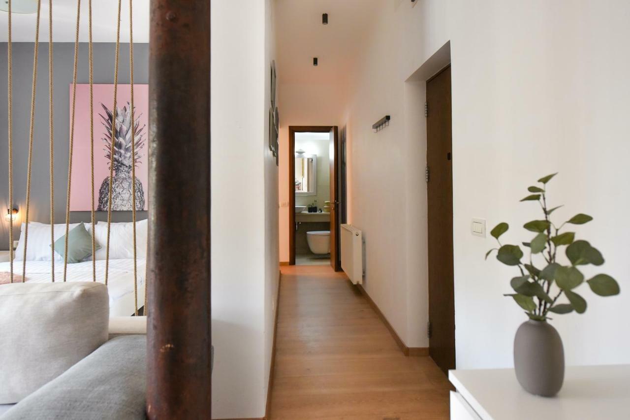 Best Location Old Town - New Studio Bukarest Eksteriør billede