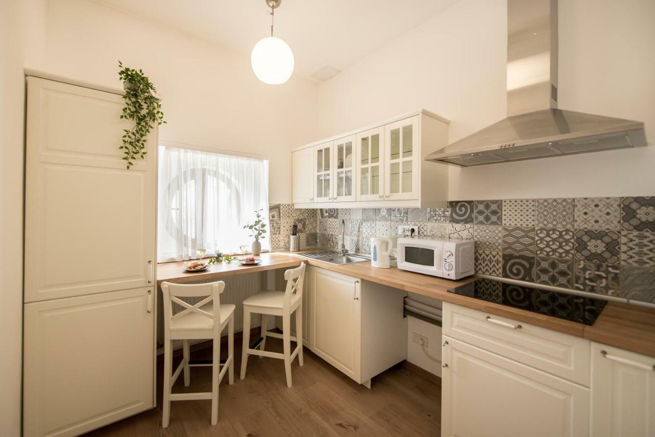 Best Location Old Town - New Studio Bukarest Eksteriør billede